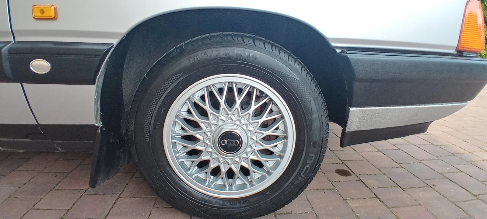 Audi 100