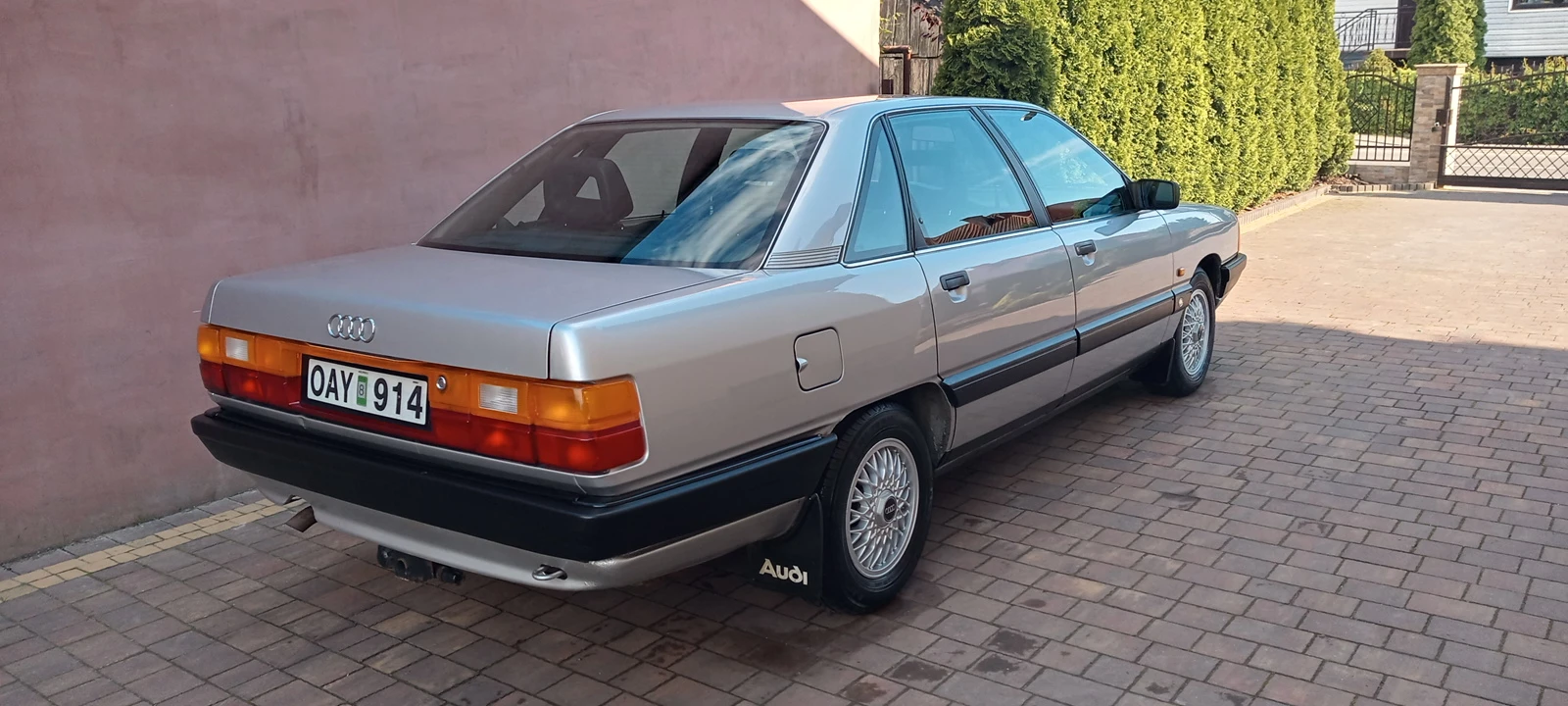 Audi 100