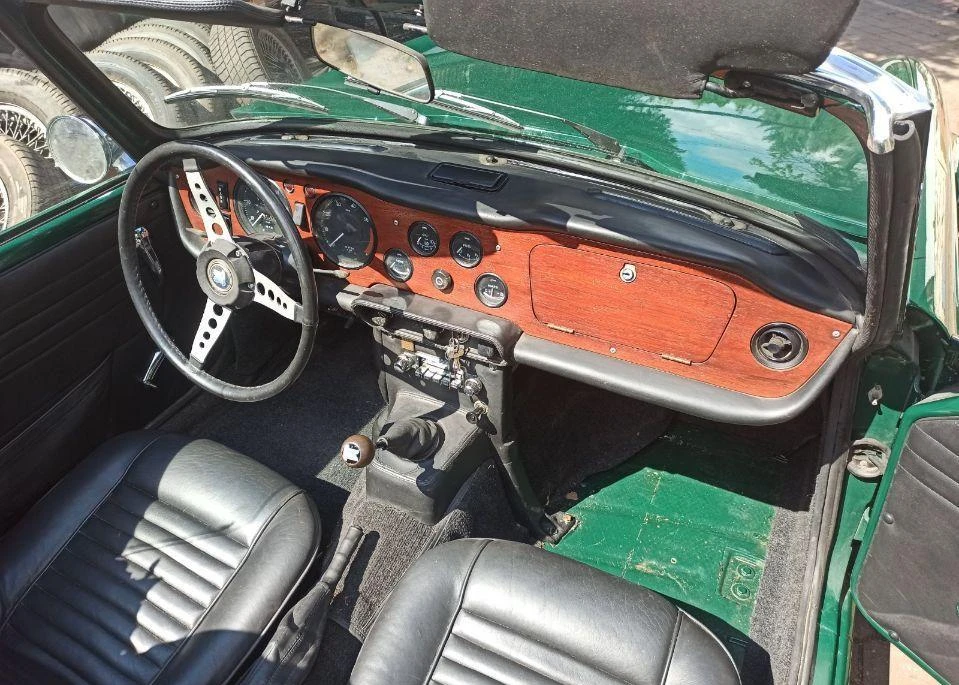 Triumph TR6