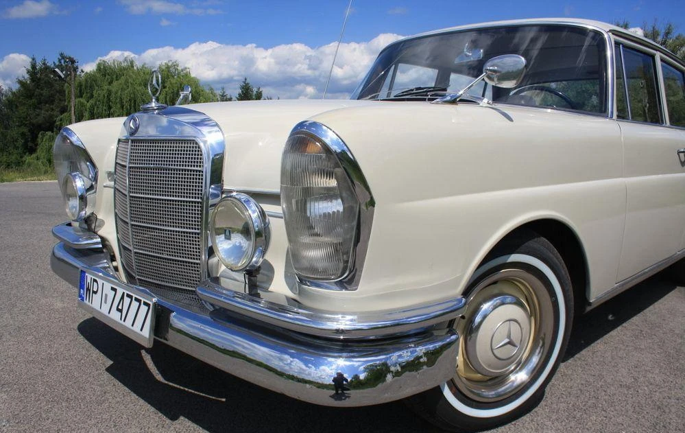 Mercedes W111