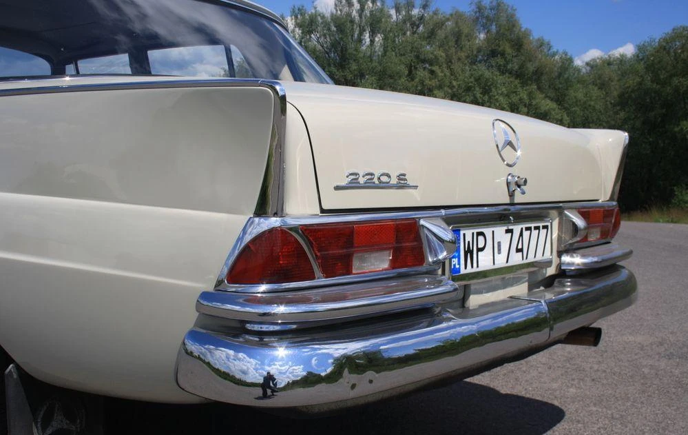 Mercedes W111