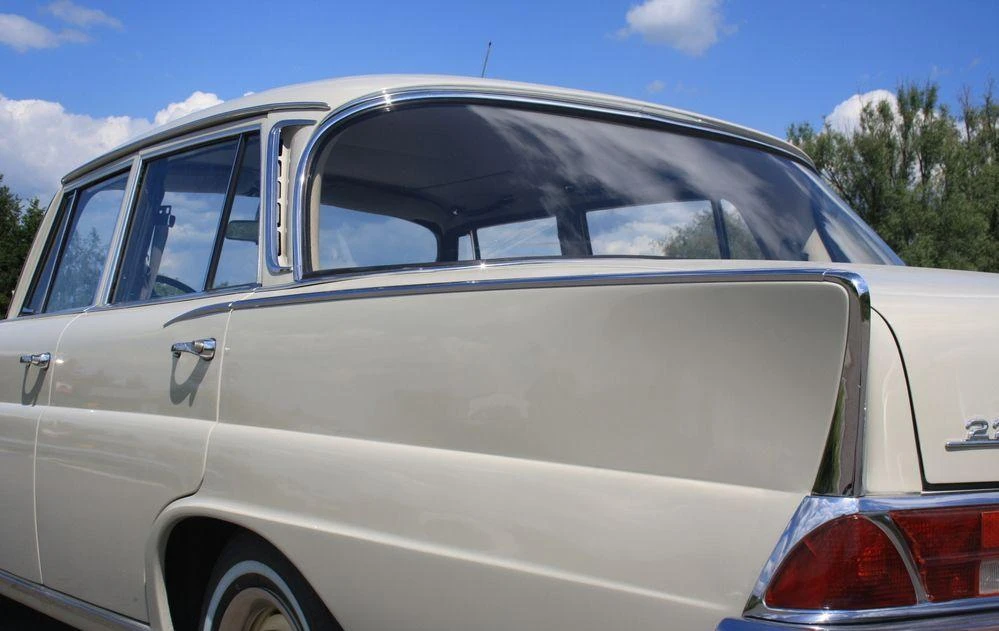 Mercedes W111