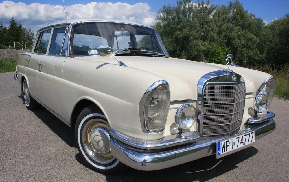 Mercedes W111