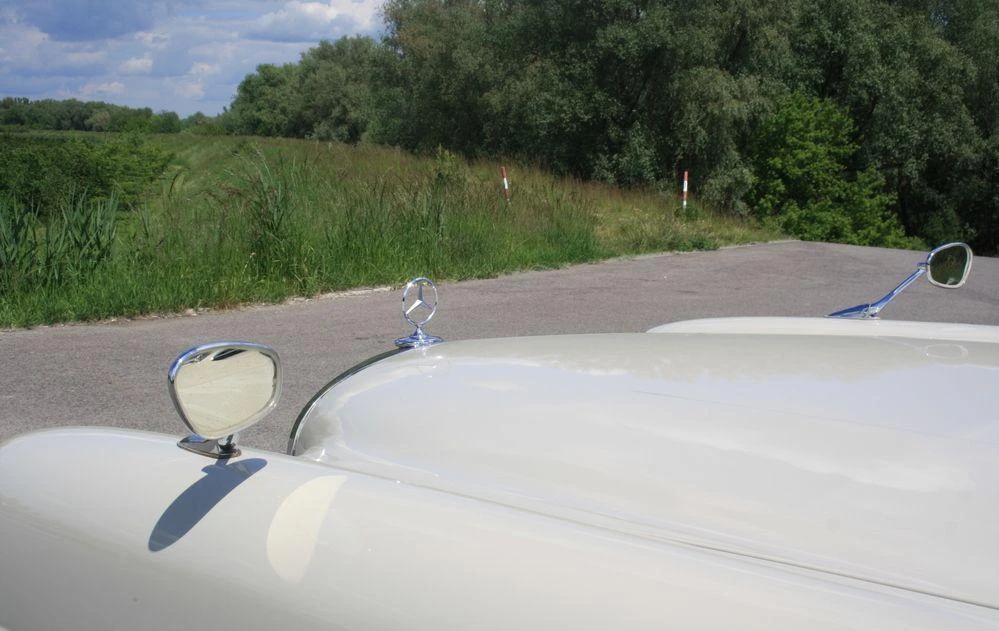Mercedes W111