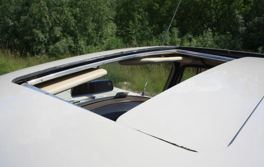 Mercedes W111