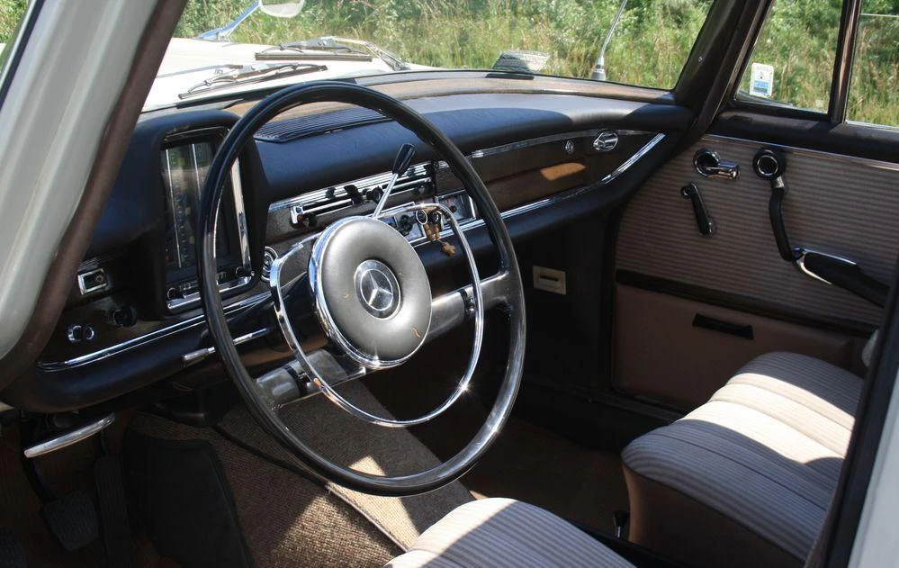 Mercedes W111
