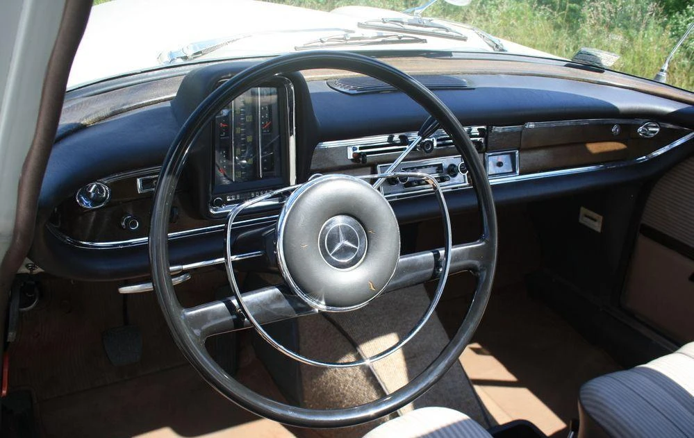 Mercedes W111