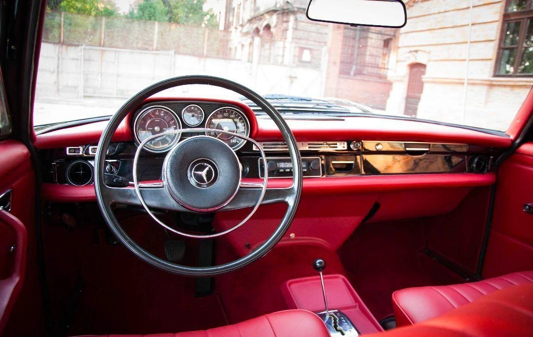 Mercedes W108