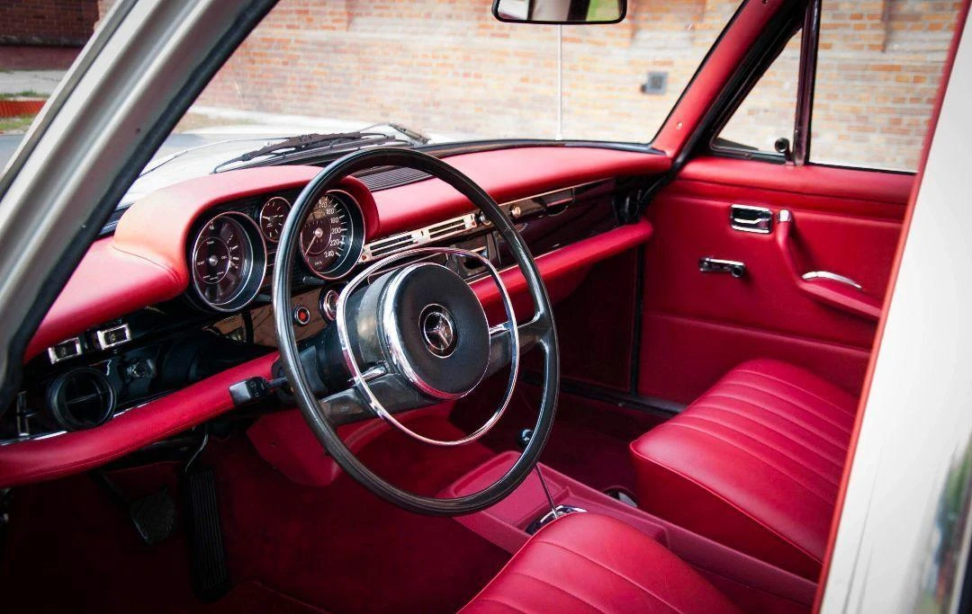 Mercedes W108
