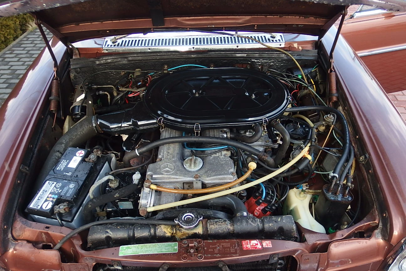 Mercedes W114