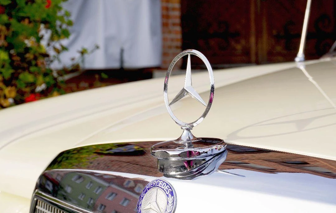 Mercedes W115