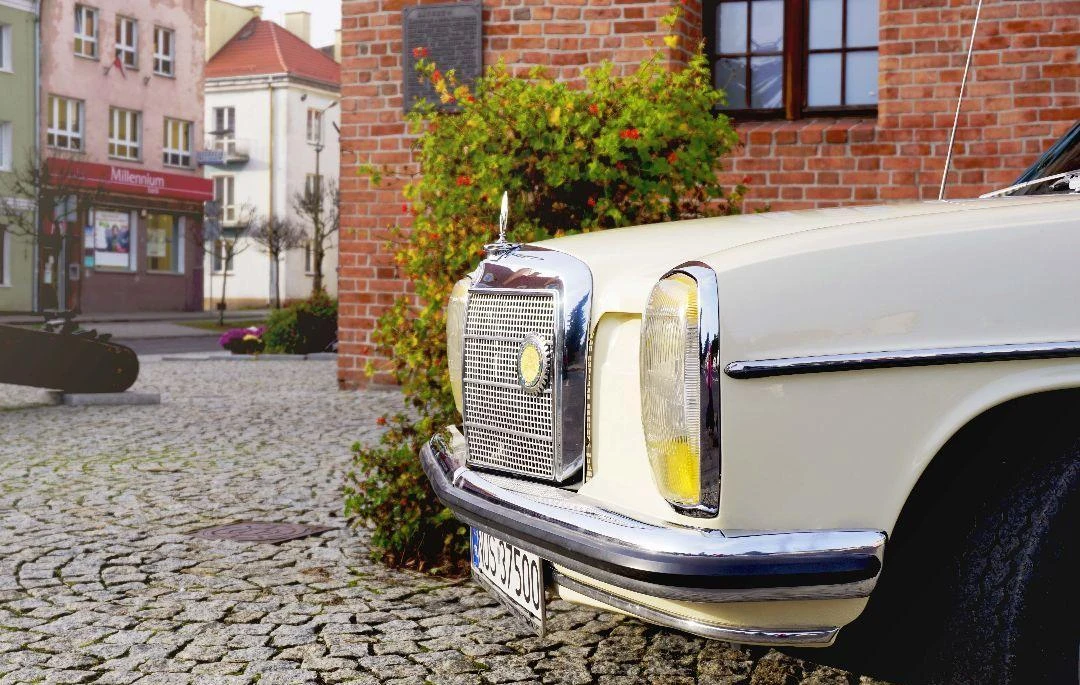 Mercedes W115