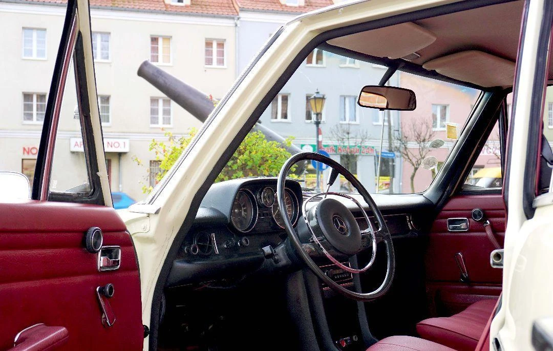 Mercedes W115