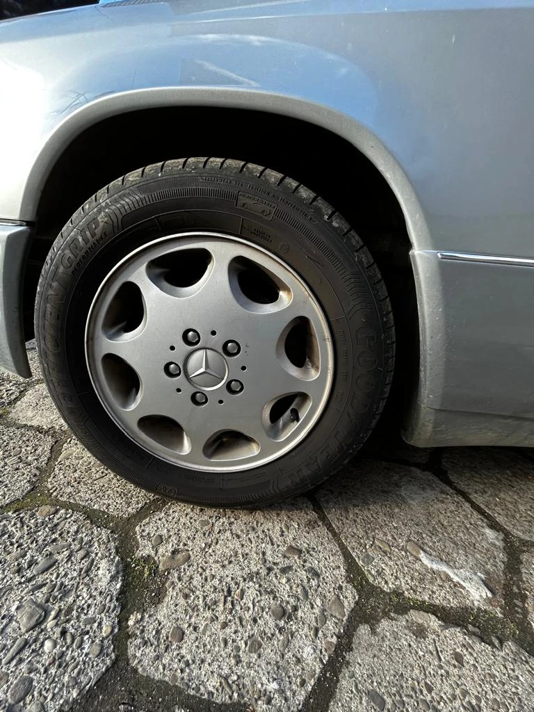Mercedes W124