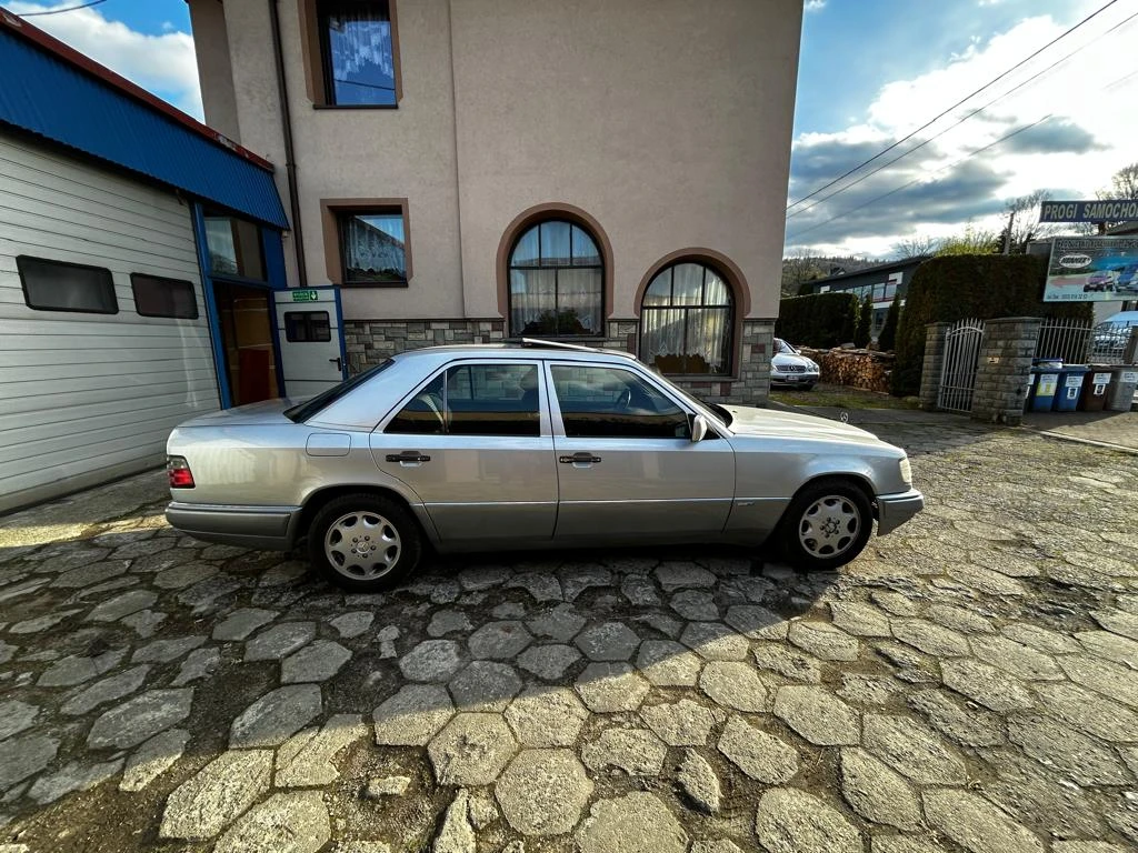 Mercedes W124