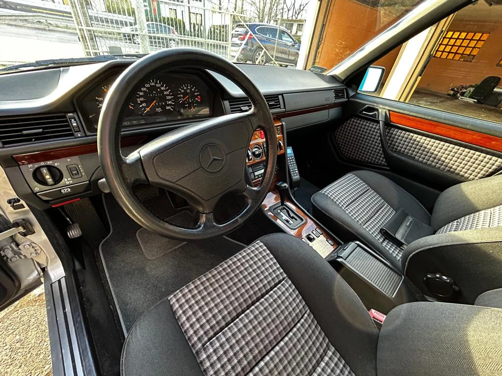 Mercedes W124