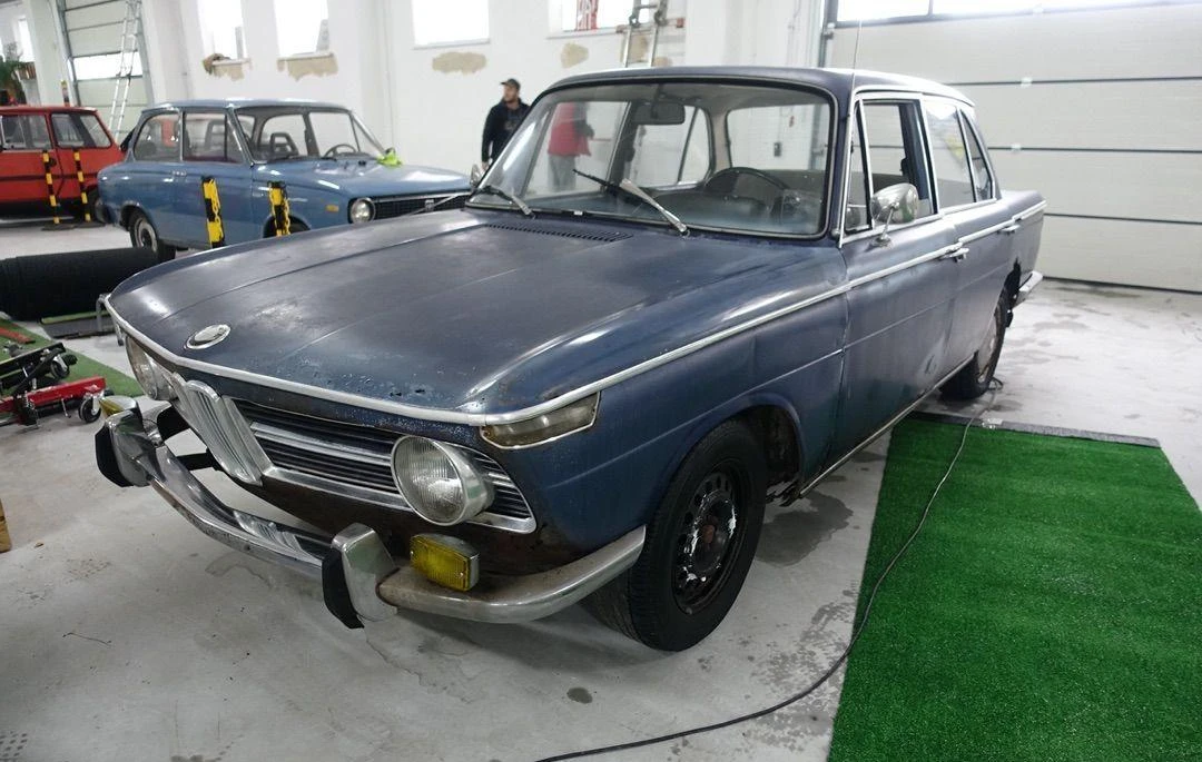 BMW 1800