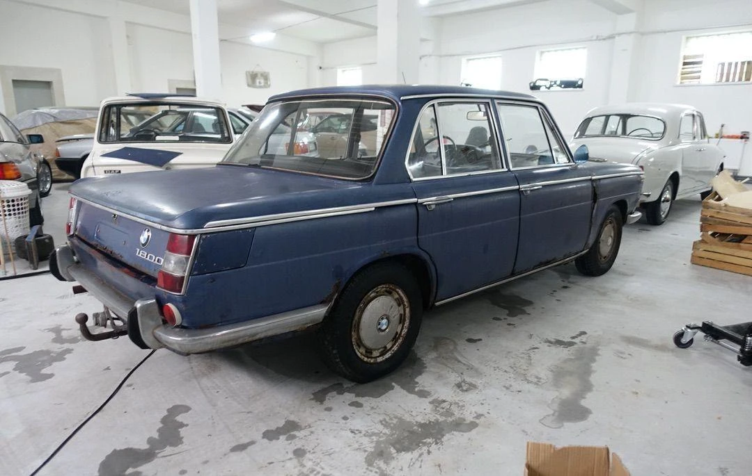 BMW 1800