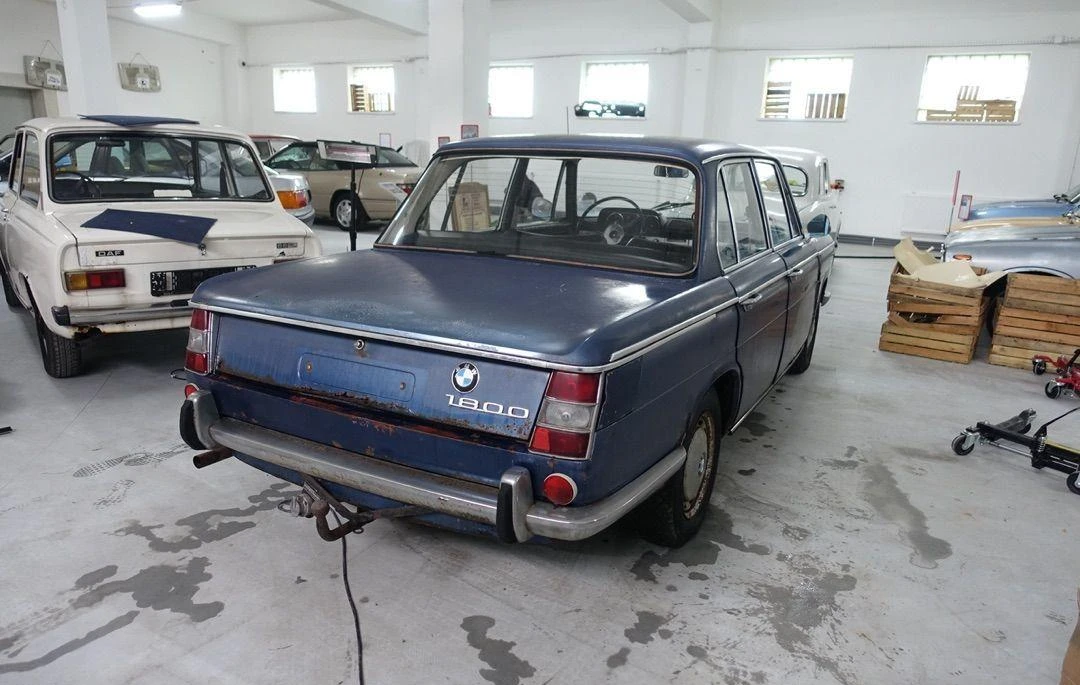 BMW 1800