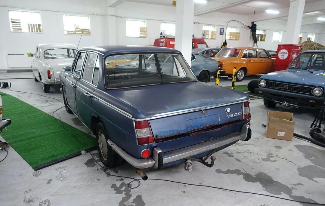 BMW 1800