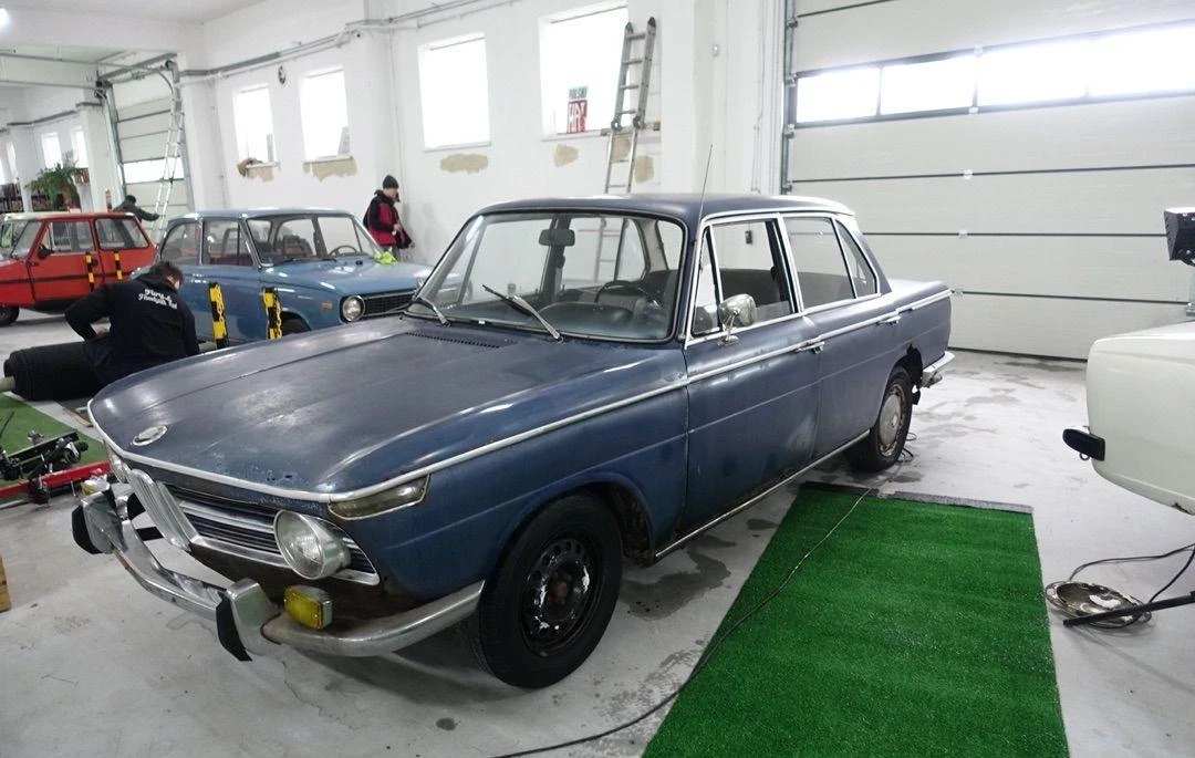BMW 1800