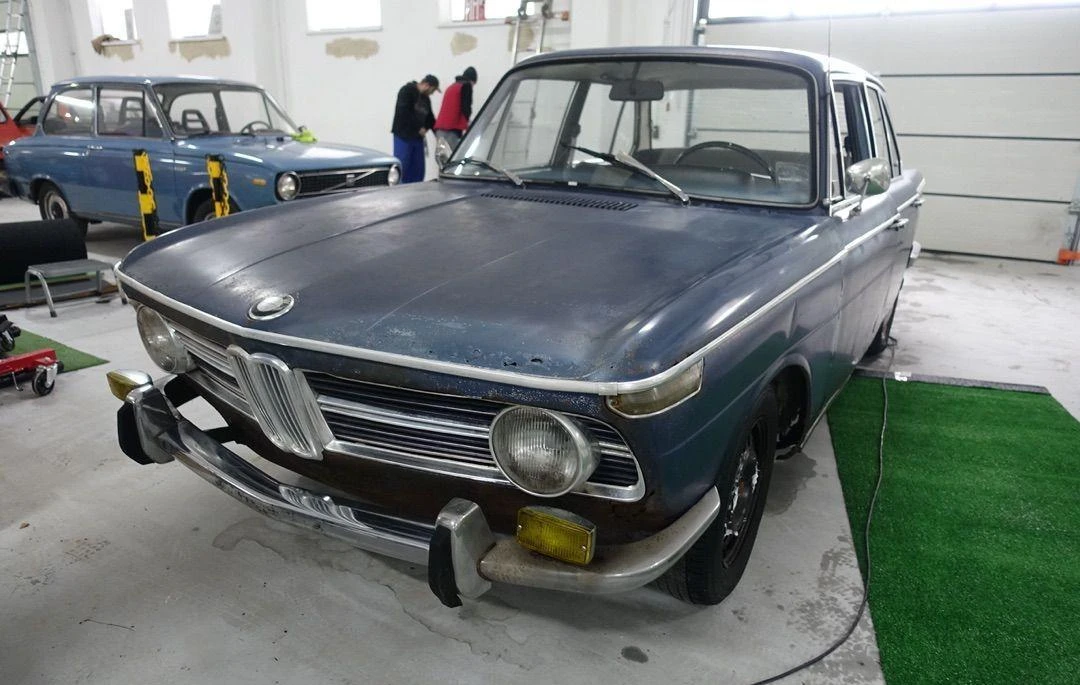 BMW 1800