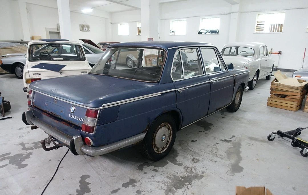 BMW 1800