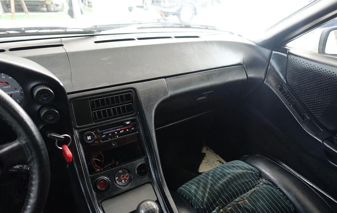 Porsche 928