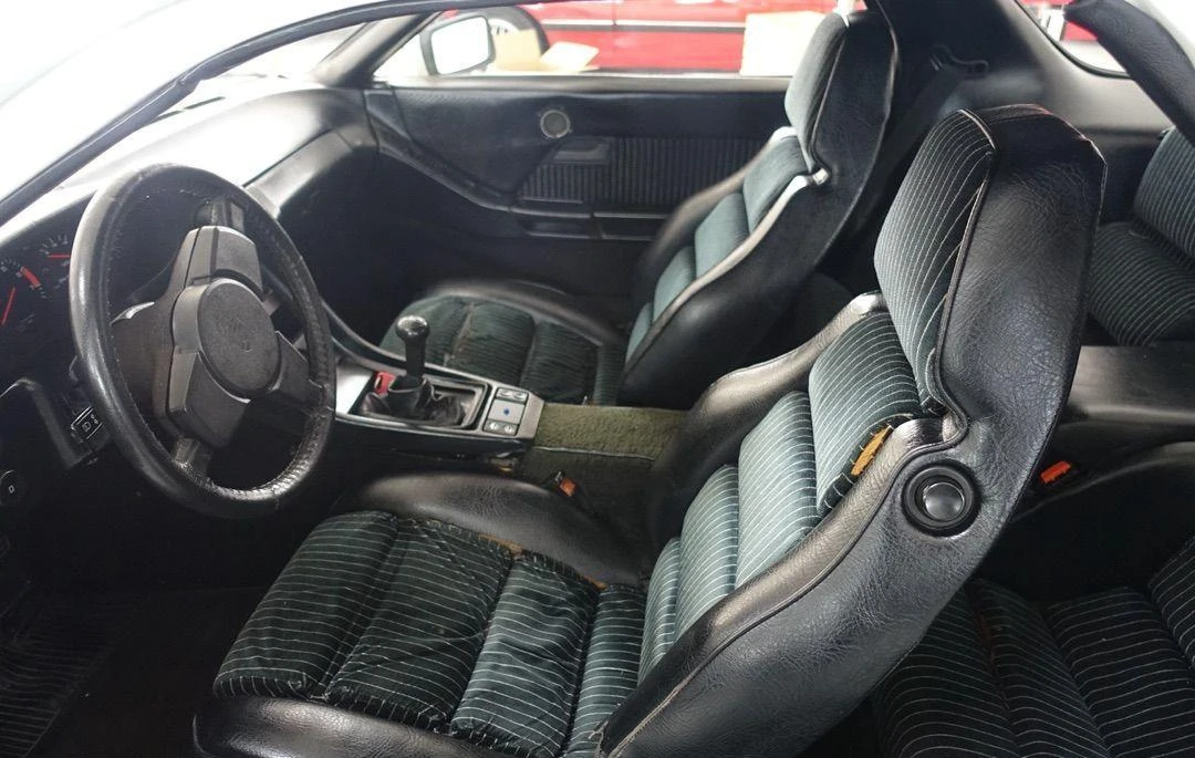 Porsche 928