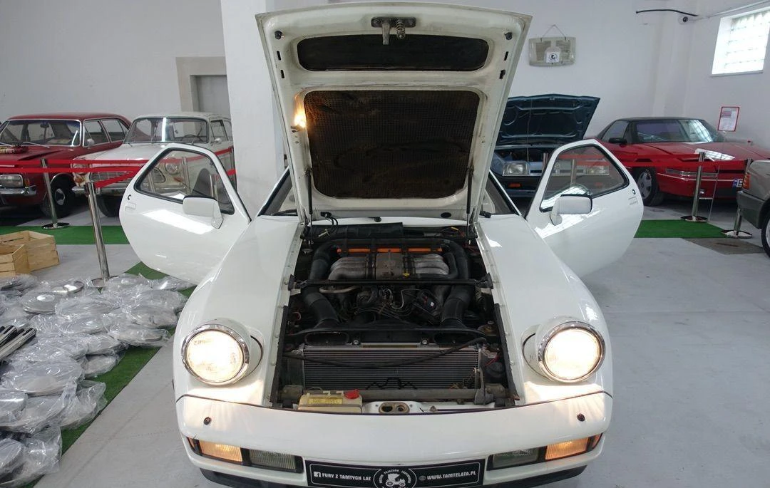 Porsche 928