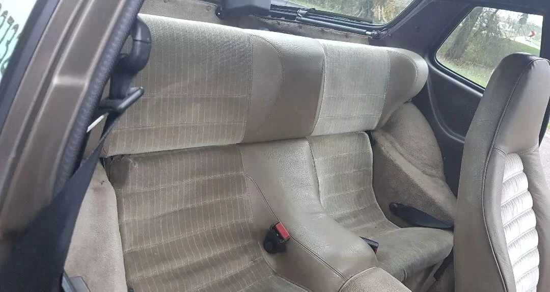 Porsche 944