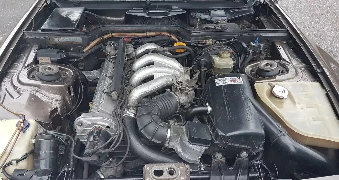 Porsche 944