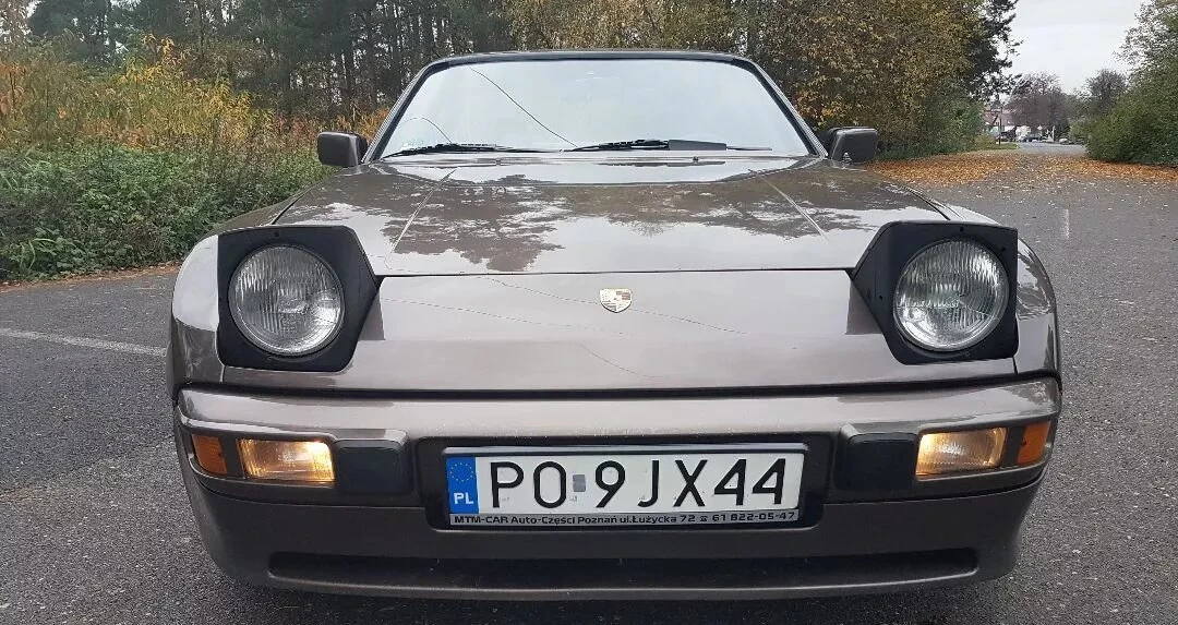 Porsche 944