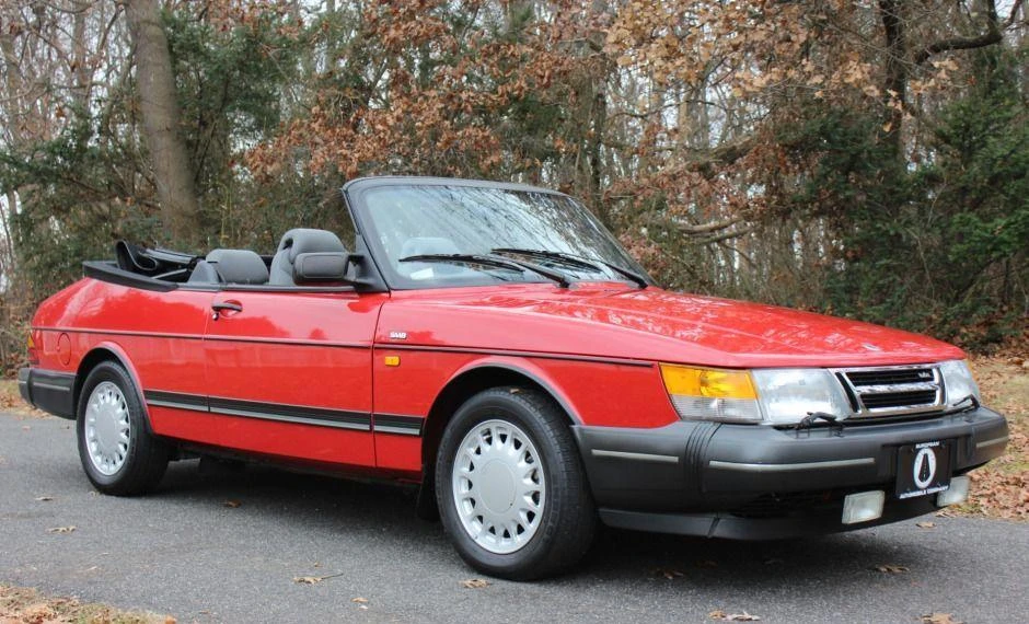 Saab 900