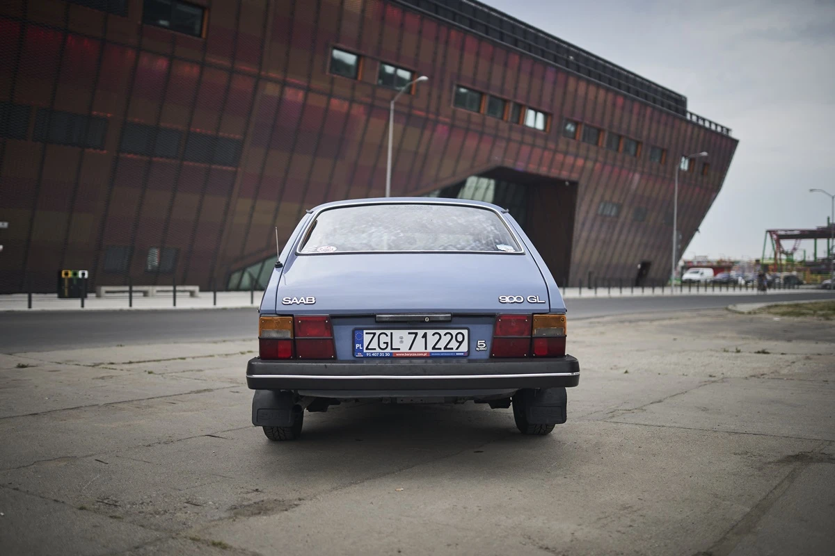 Saab 900