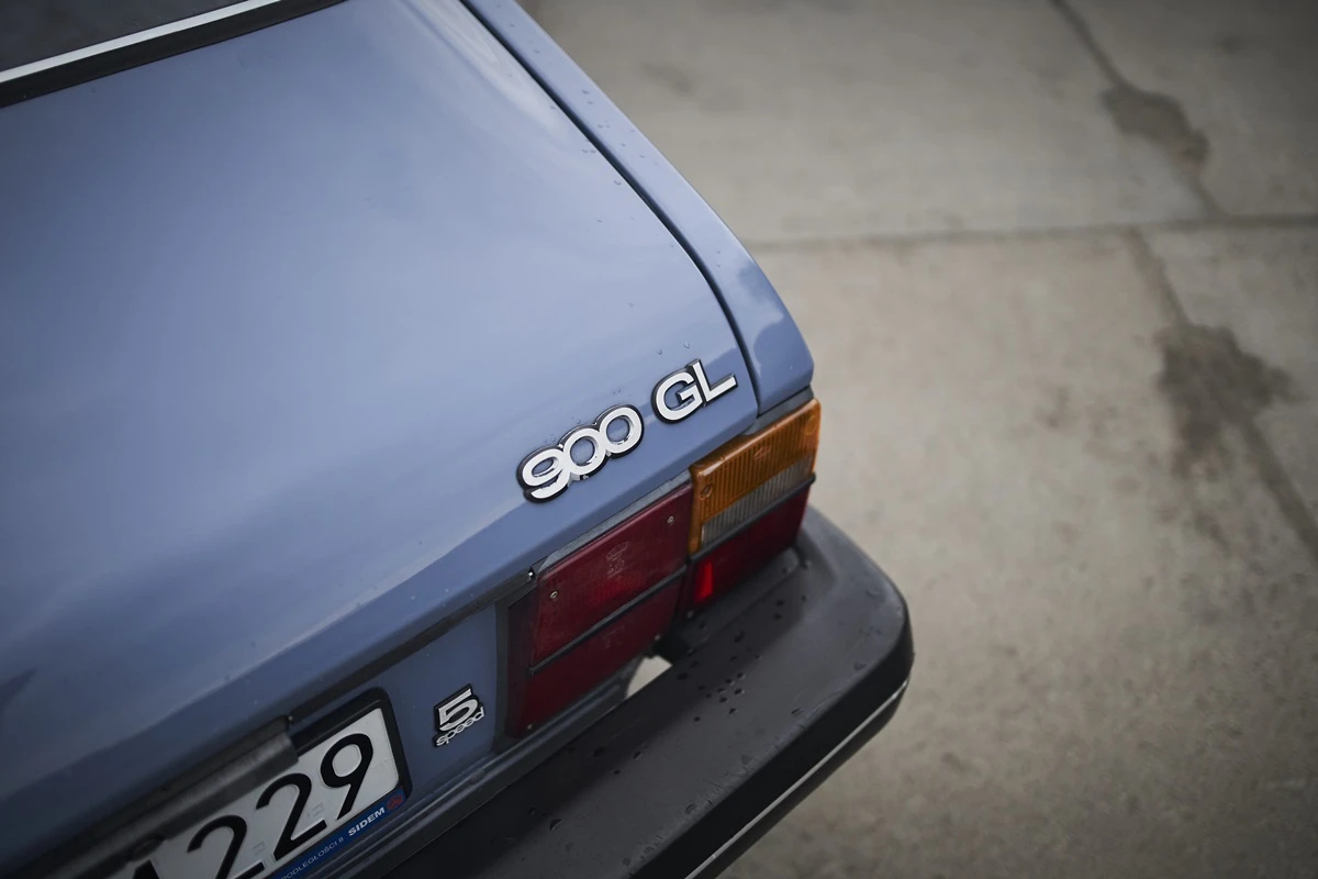 Saab 900