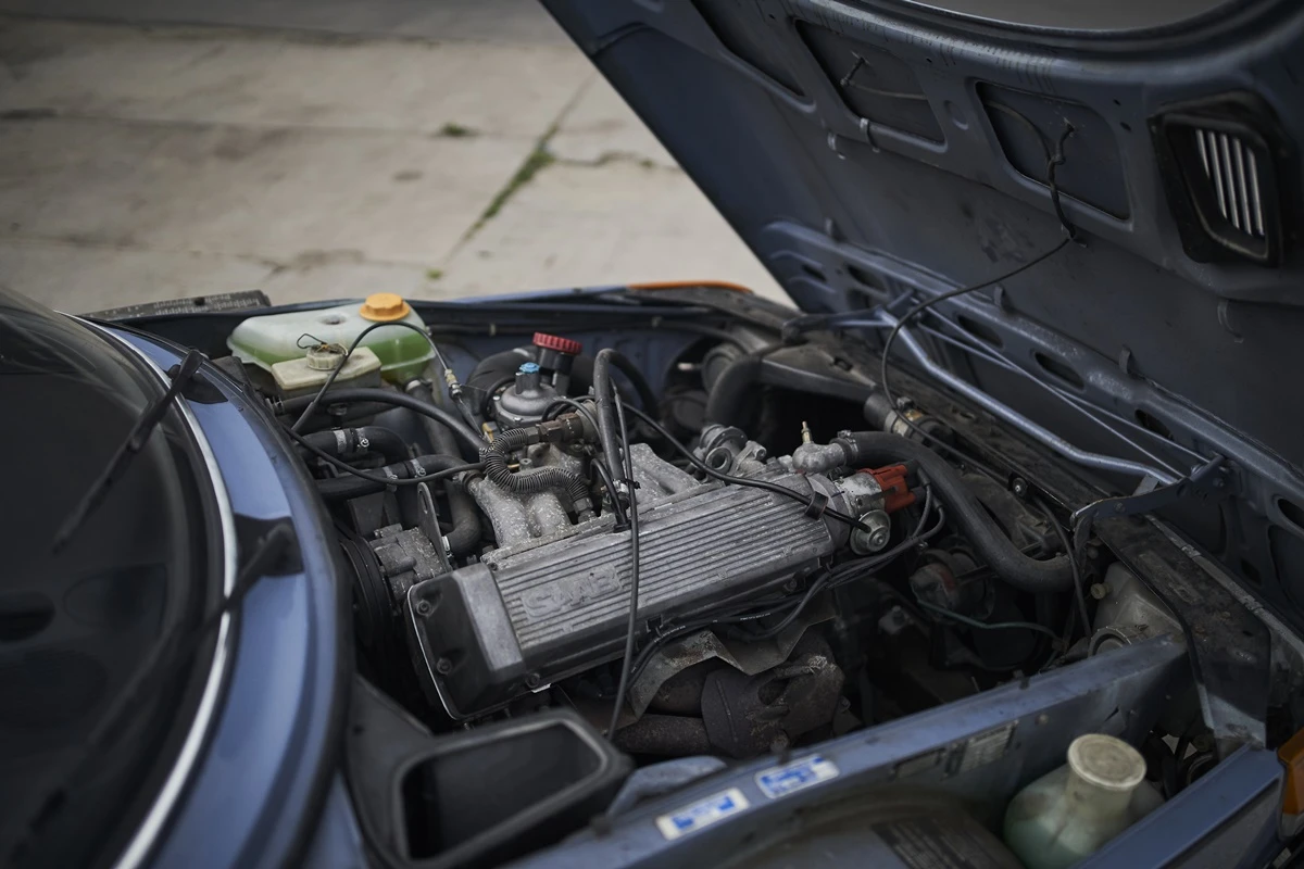 Saab 900