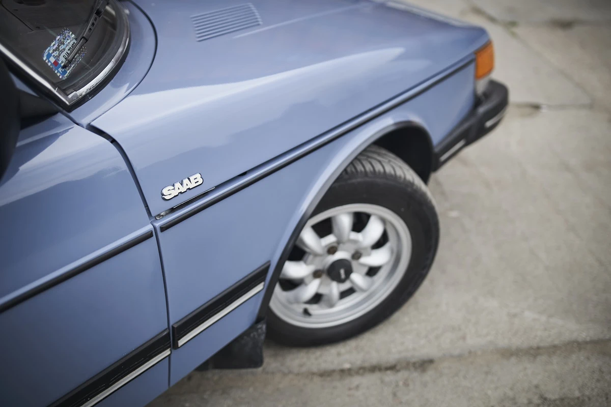Saab 900