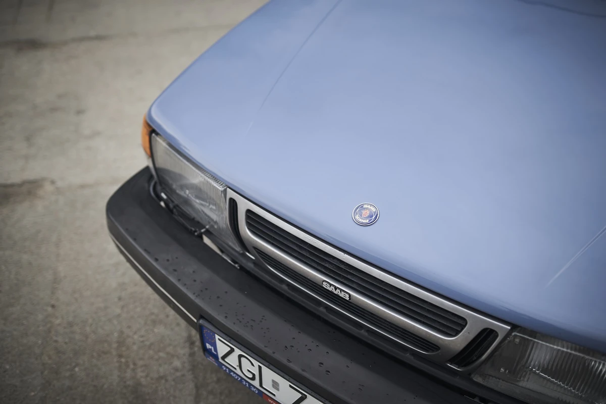 Saab 900