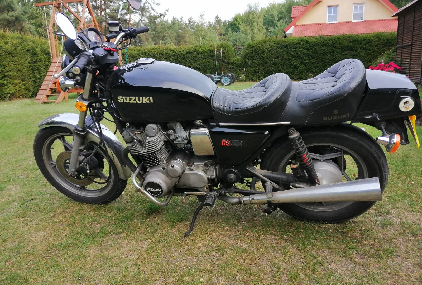 Suzuki GS