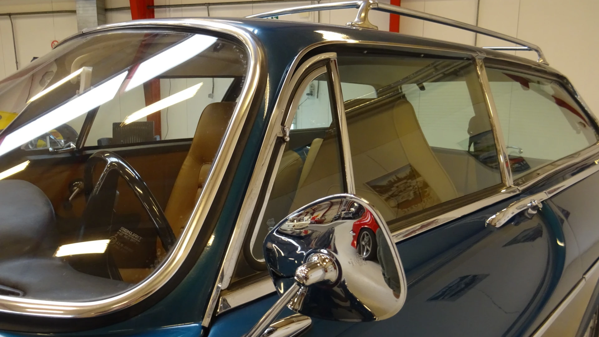 Volvo P1800